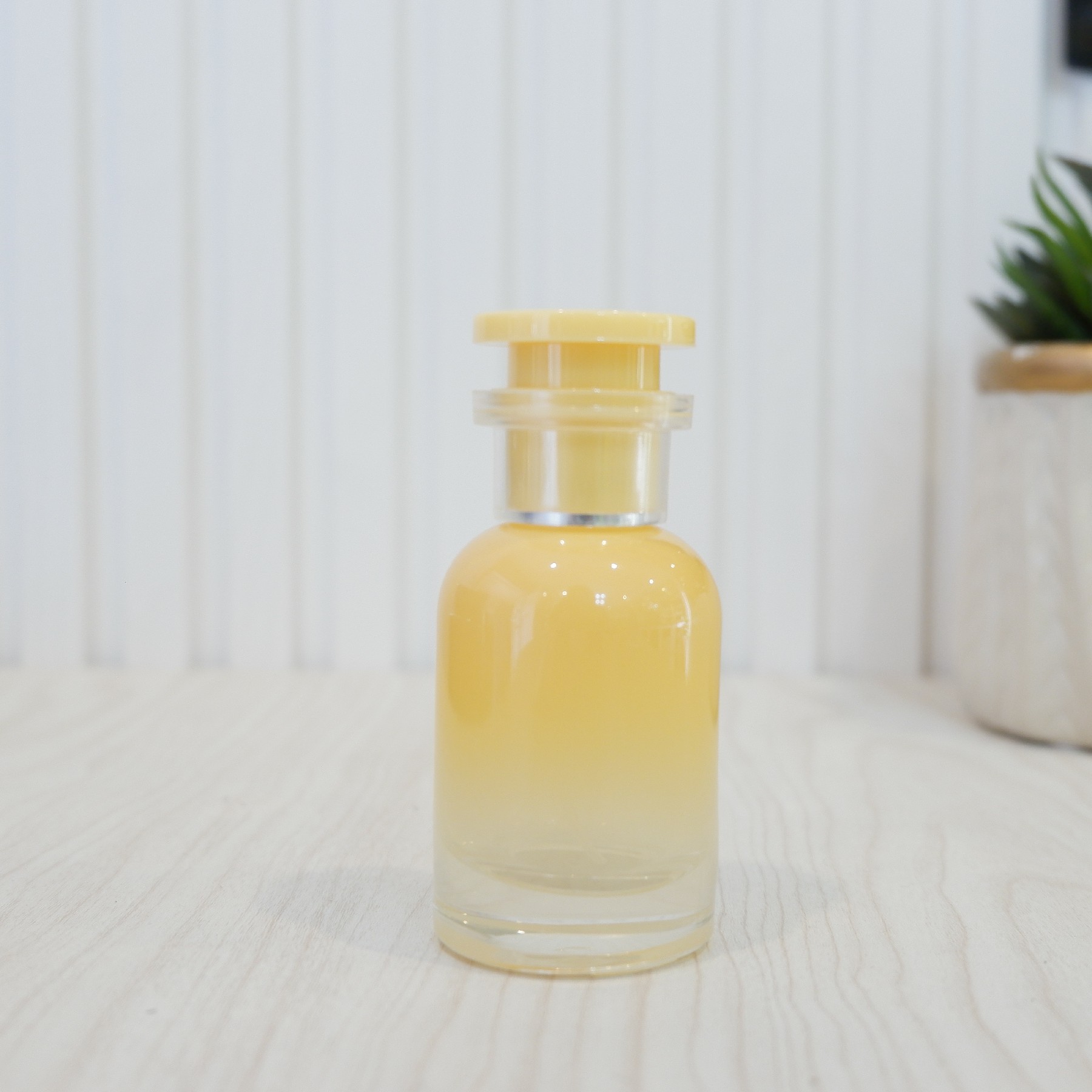 ขวดหลุยส์ เหลืองพาสเทล 30ML. (1ใบ)